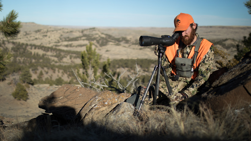 Brady Miller glassing for mule deer with Siru tripod Brady Miller glassing for mule deer with Siru tripod