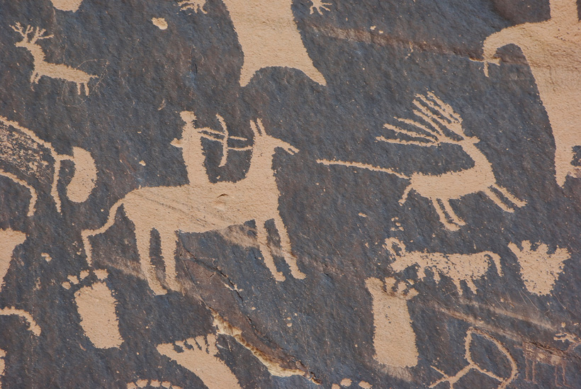 Hunting pictograph of a mule deer buck Hunting pictograph of a mule deer buck