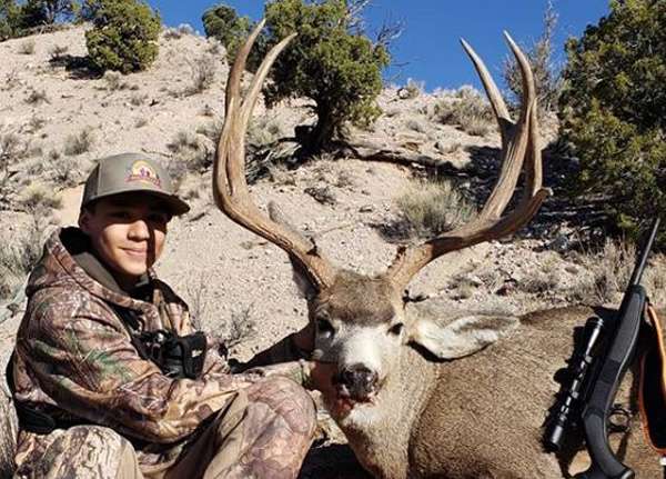 Mule deer buck taken with 7L Outfitters Mule deer buck taken with 7L Outfitters