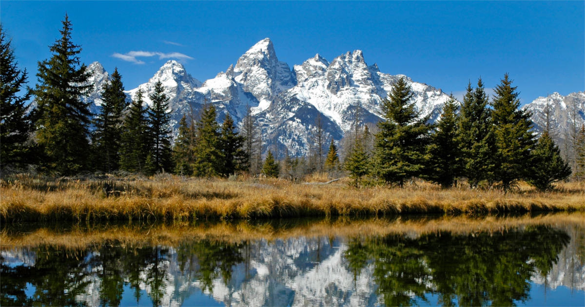 Mountain scenery Mountain scenery